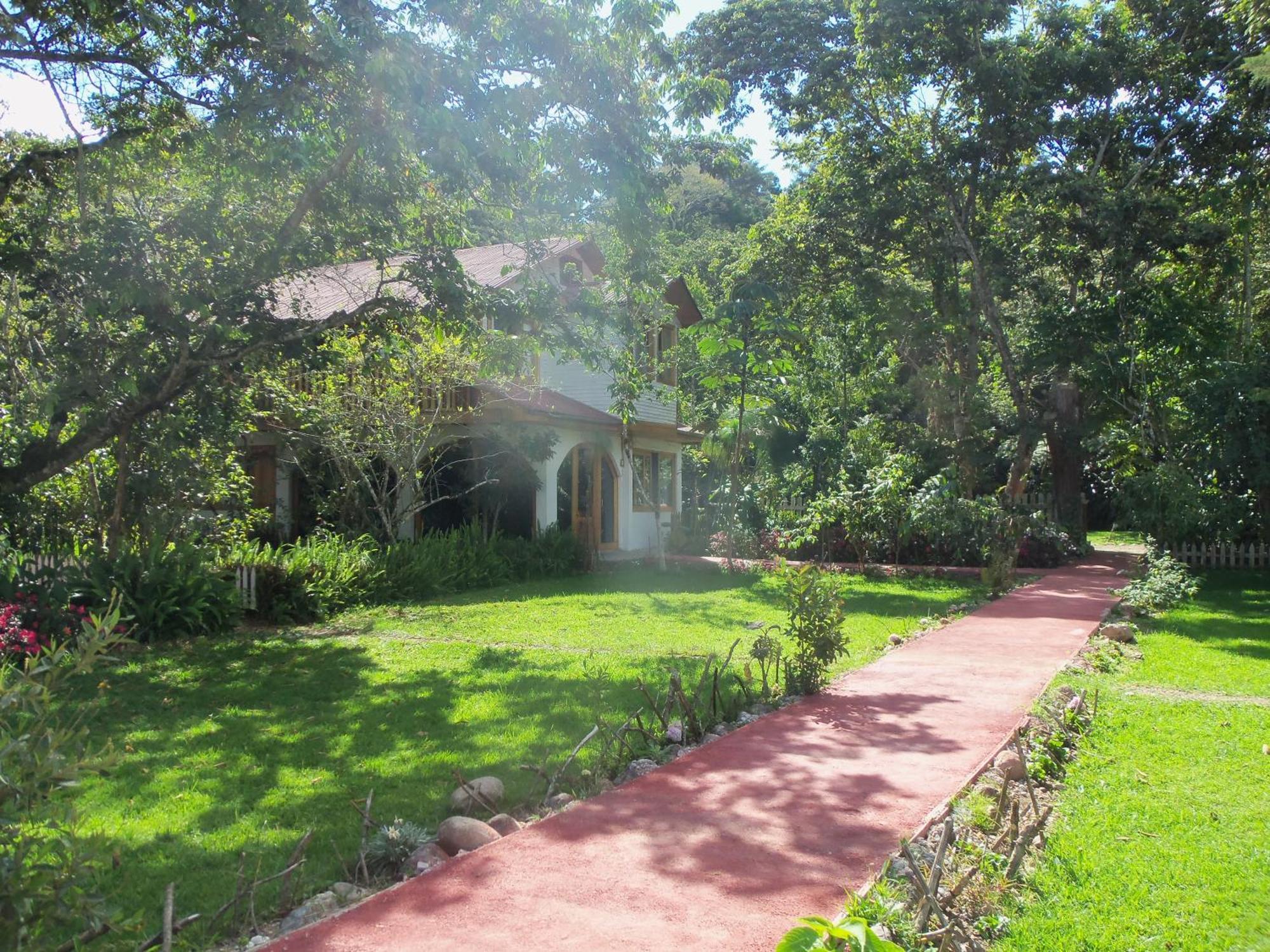 Villa Refugio De Orquideas Oxapampa Exterior foto